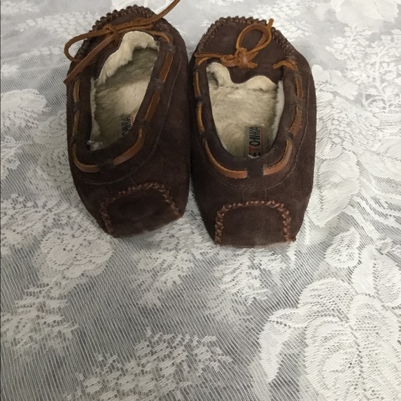 Set for Donation!!! Minnetonka | Sherpa Slides - Picture 4 of 5
